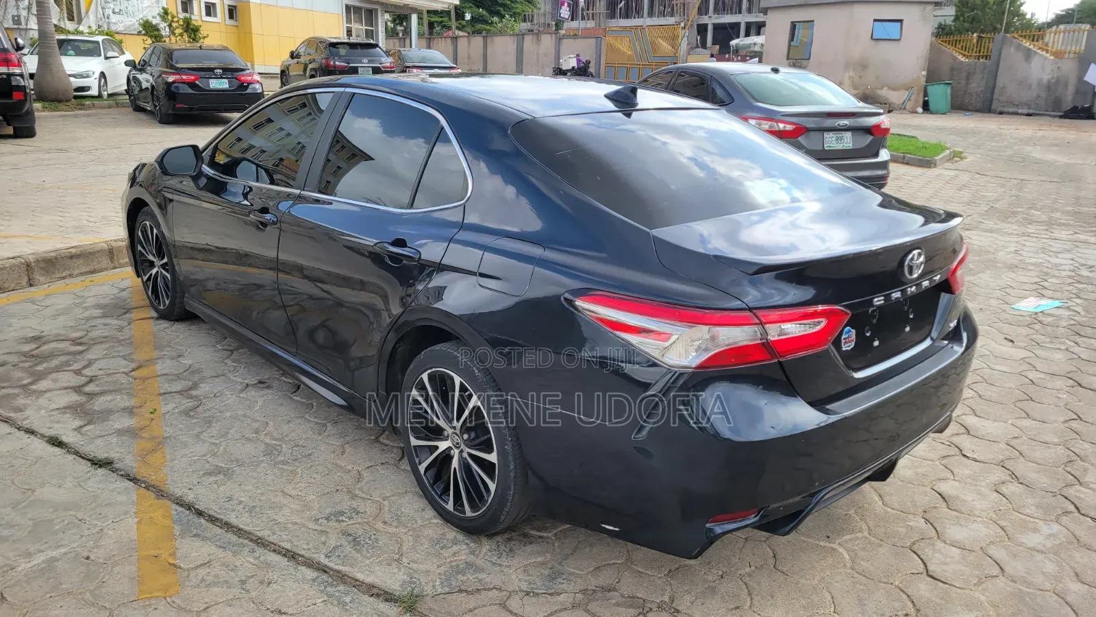 Toyota Camry 2019 Blue