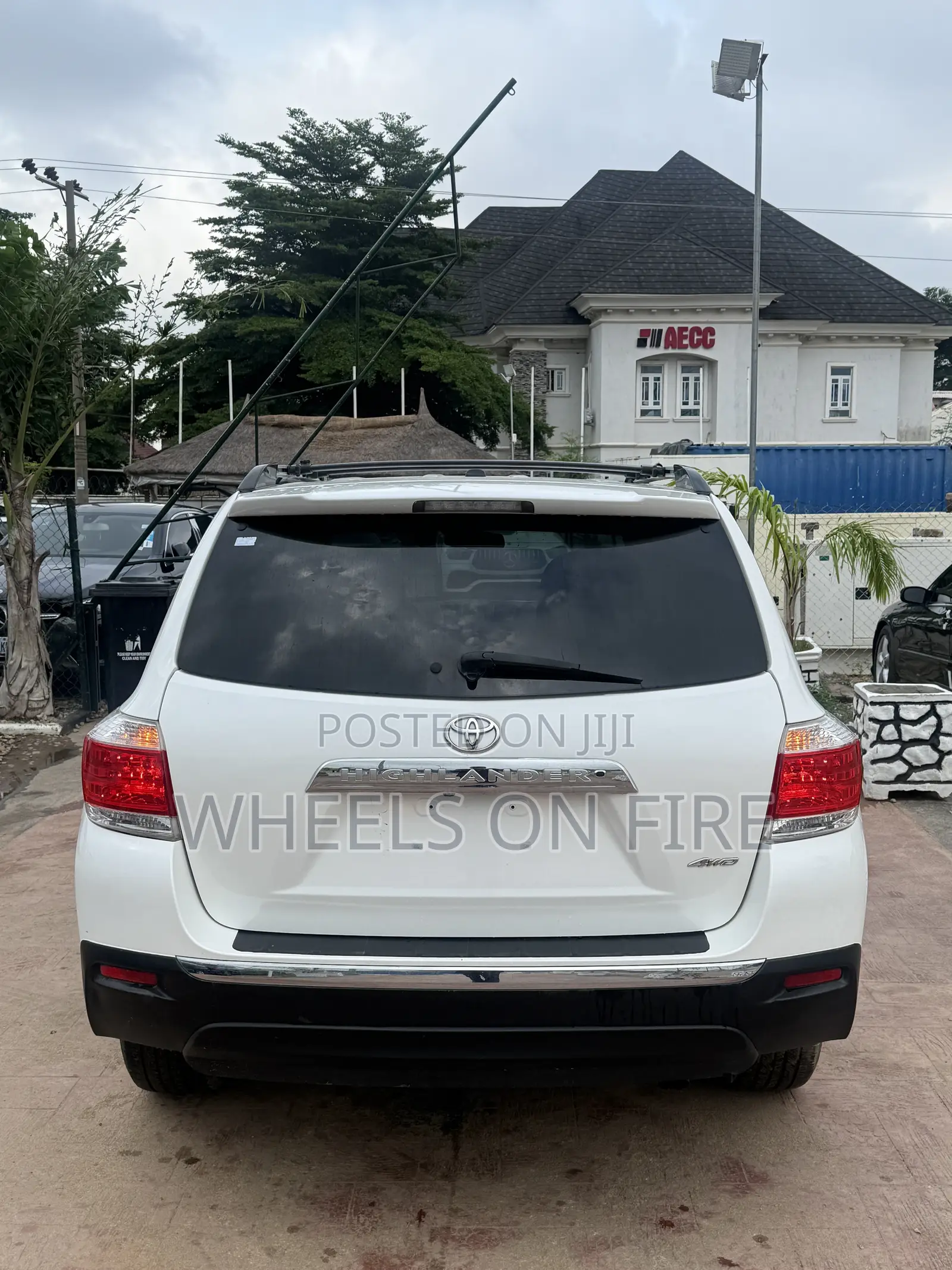 Toyota Highlander Limited 3.5l 4WD 2013 White