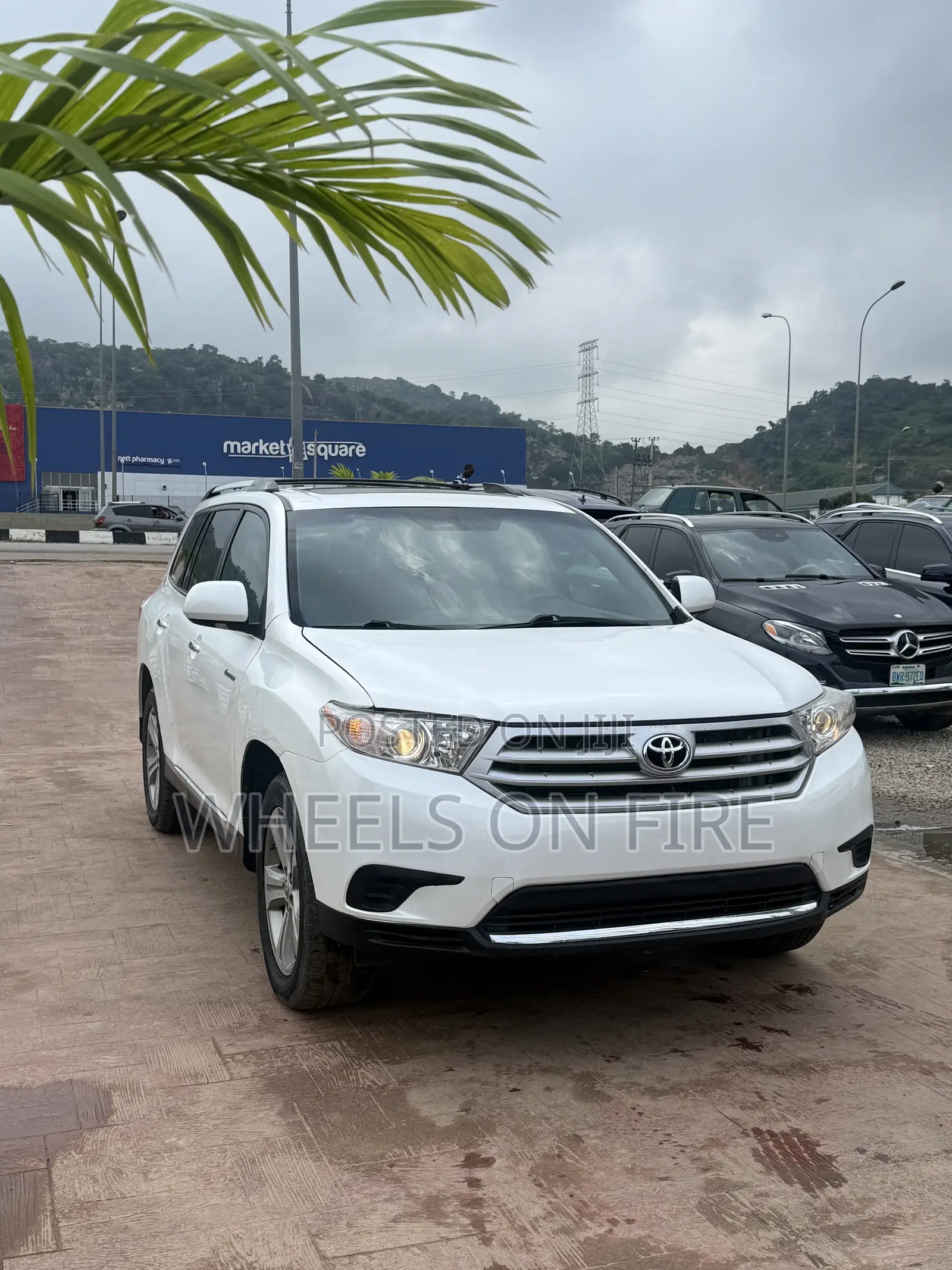 Toyota Highlander Limited 3.5l 4WD 2013 White