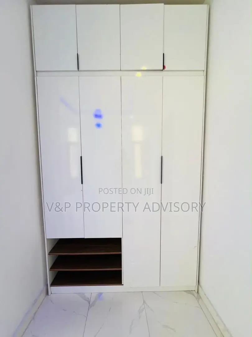4bdrm Duplex in Ikota for rent