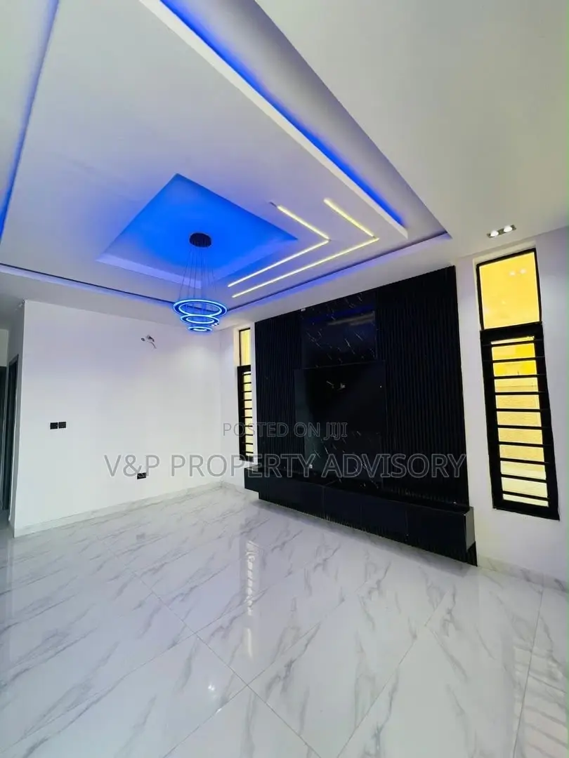 4bdrm Duplex in Ikota for rent