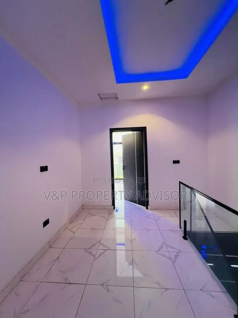 4bdrm Duplex in Ikota for rent