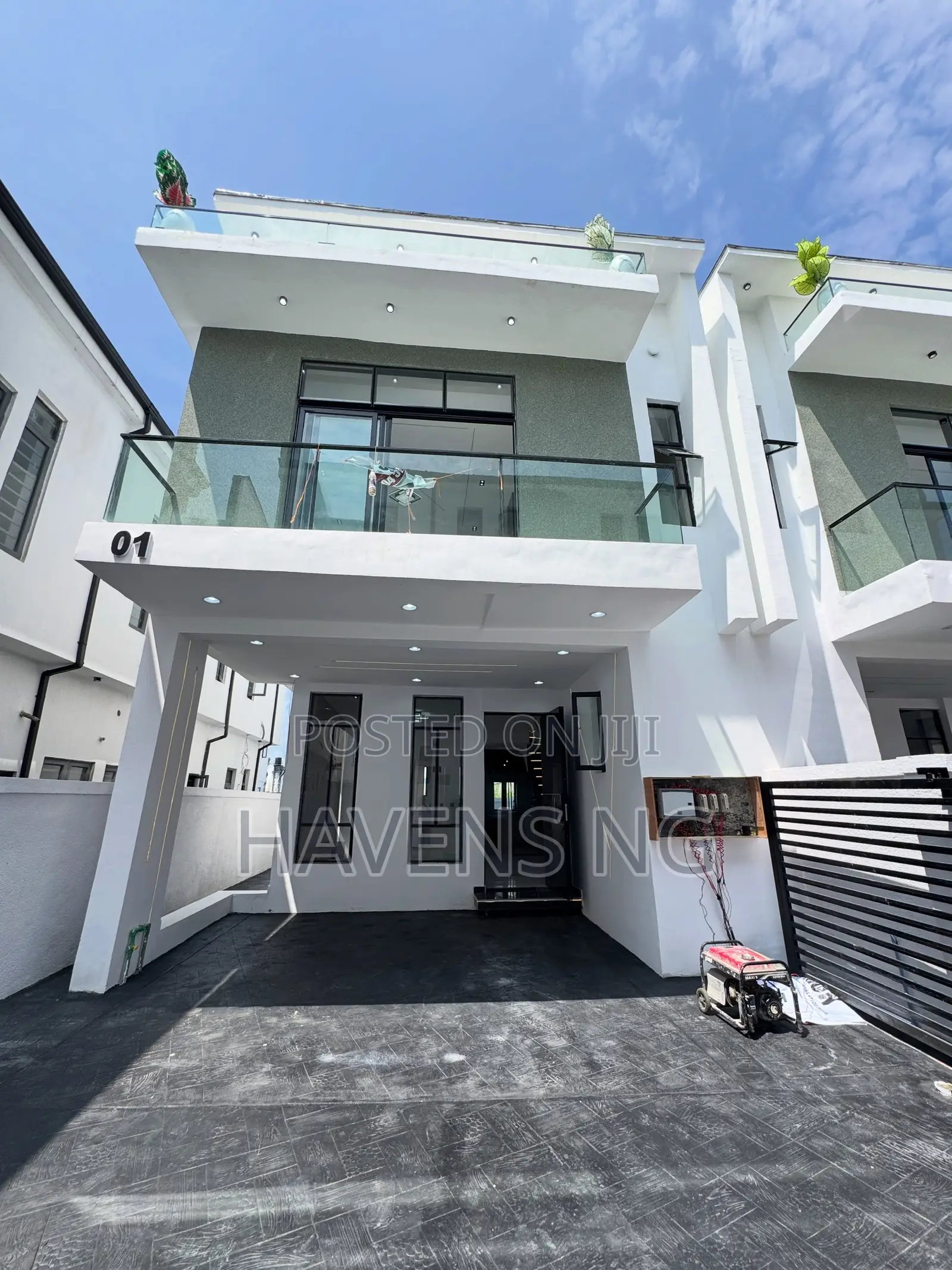 4bdrm Duplex in Ikota for sale