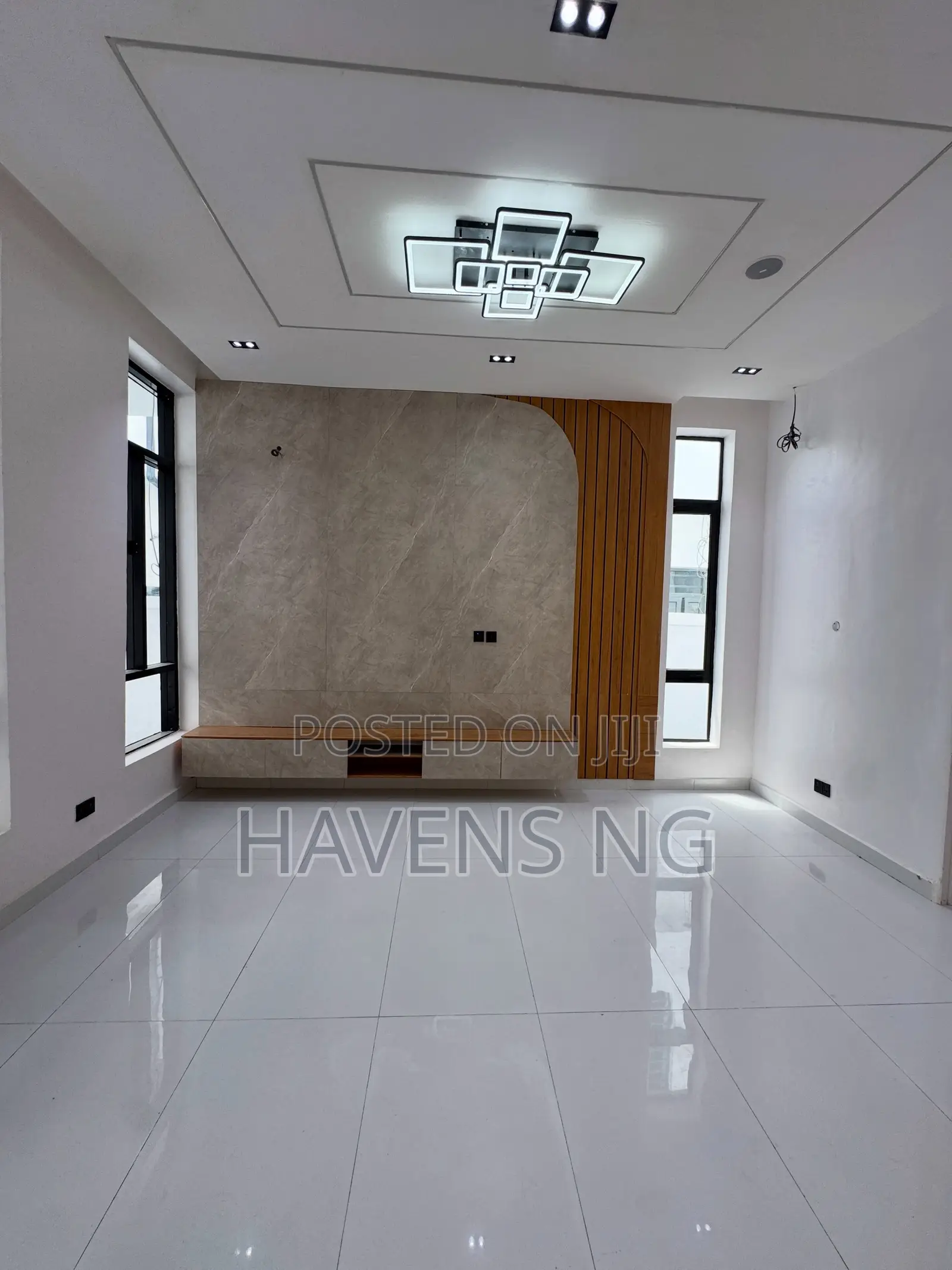 4bdrm Duplex in Ikota for sale