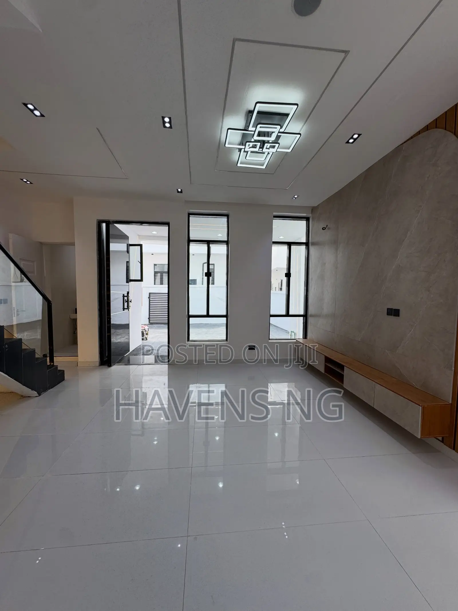 4bdrm Duplex in Ikota for sale