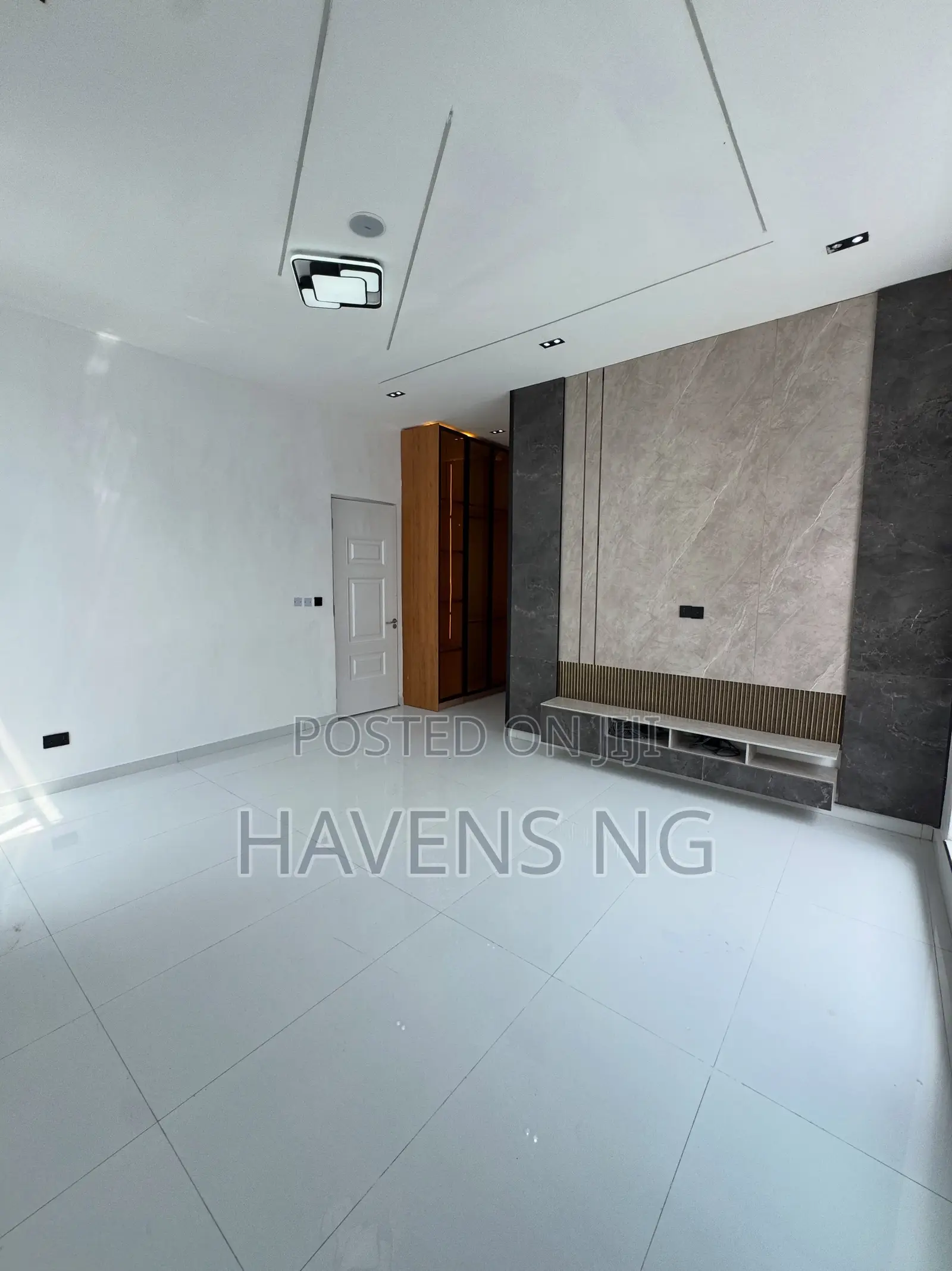4bdrm Duplex in Ikota for sale