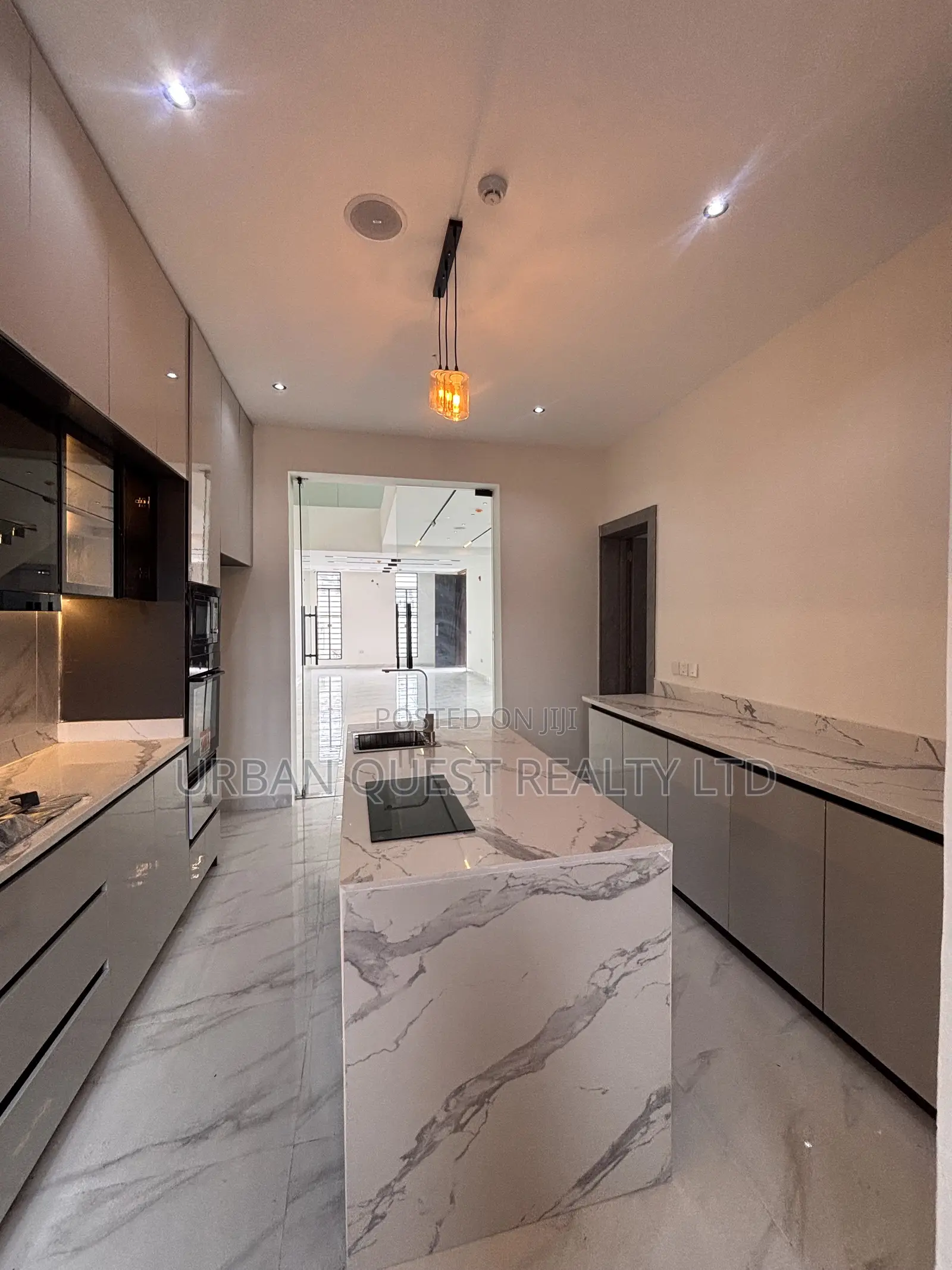 4bdrm Duplex in Ikota for sale