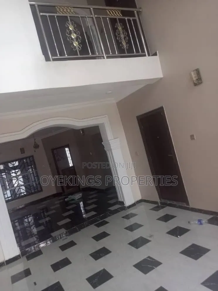 4bdrm Duplex in Akoto Elebu, Oluyole for sale