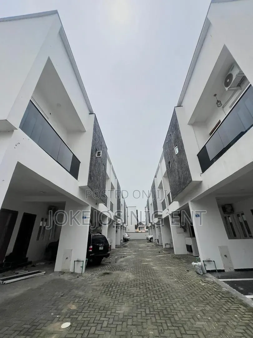 3bdrm Townhouse/Terrace in Abraham Adesanya for sale