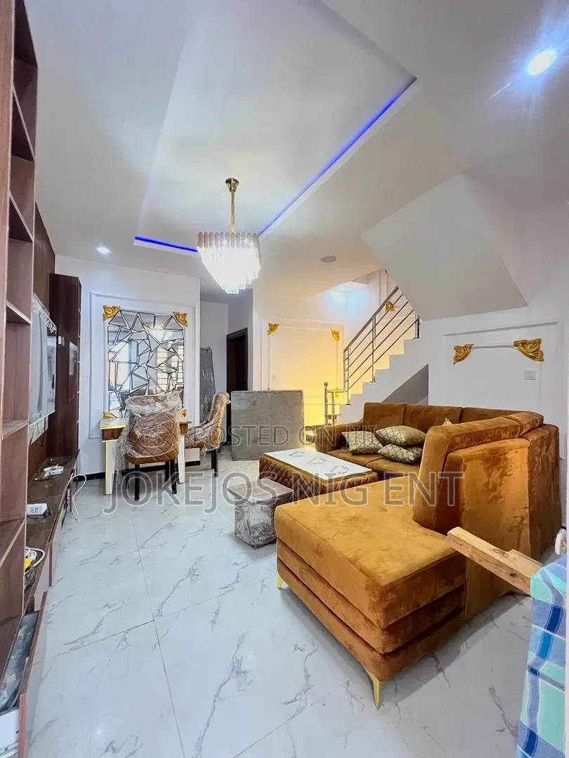 3bdrm Townhouse/Terrace in Abraham Adesanya for sale