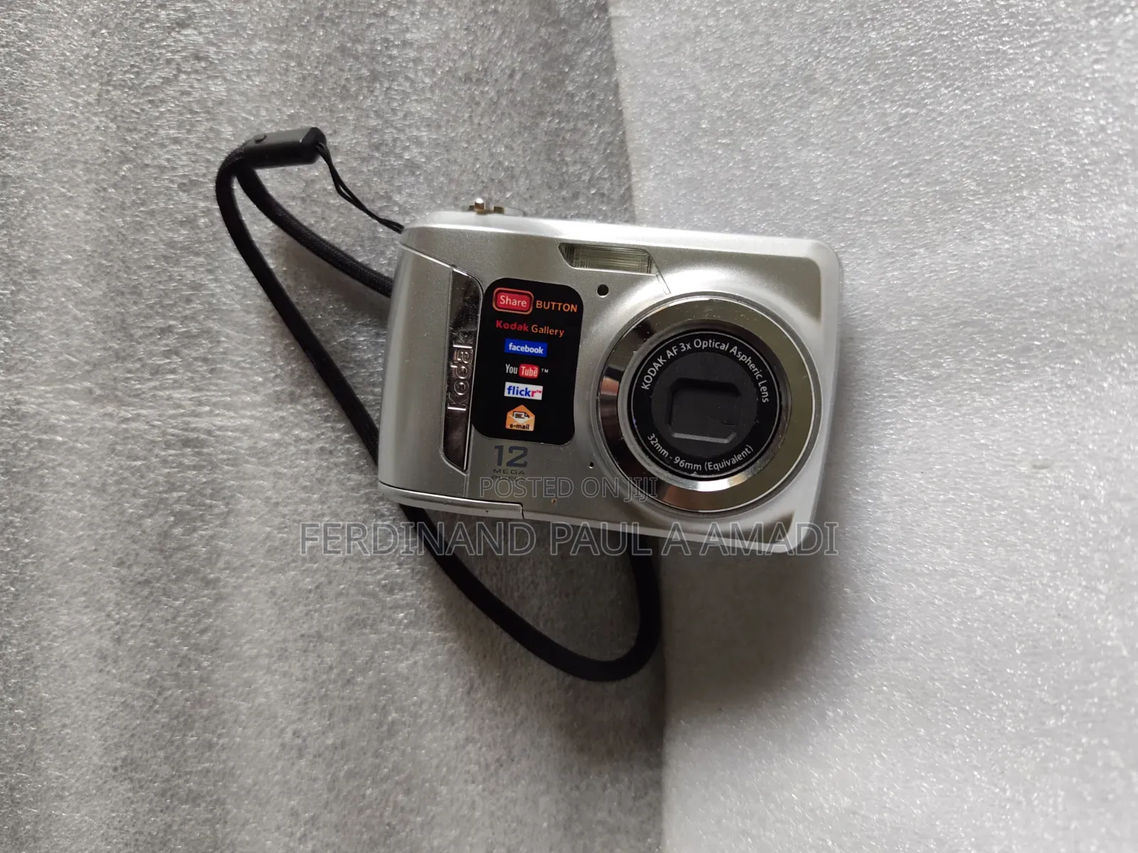 Kodak Digital Photo Video Camera for Vintage Passport Snapping