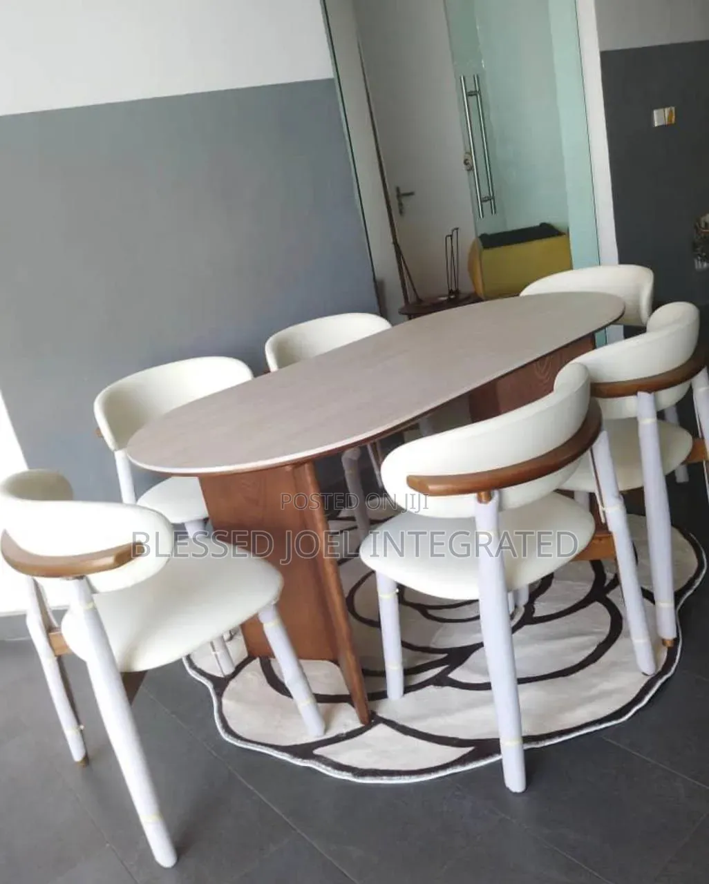 Morden 6 Seaters Dining Table