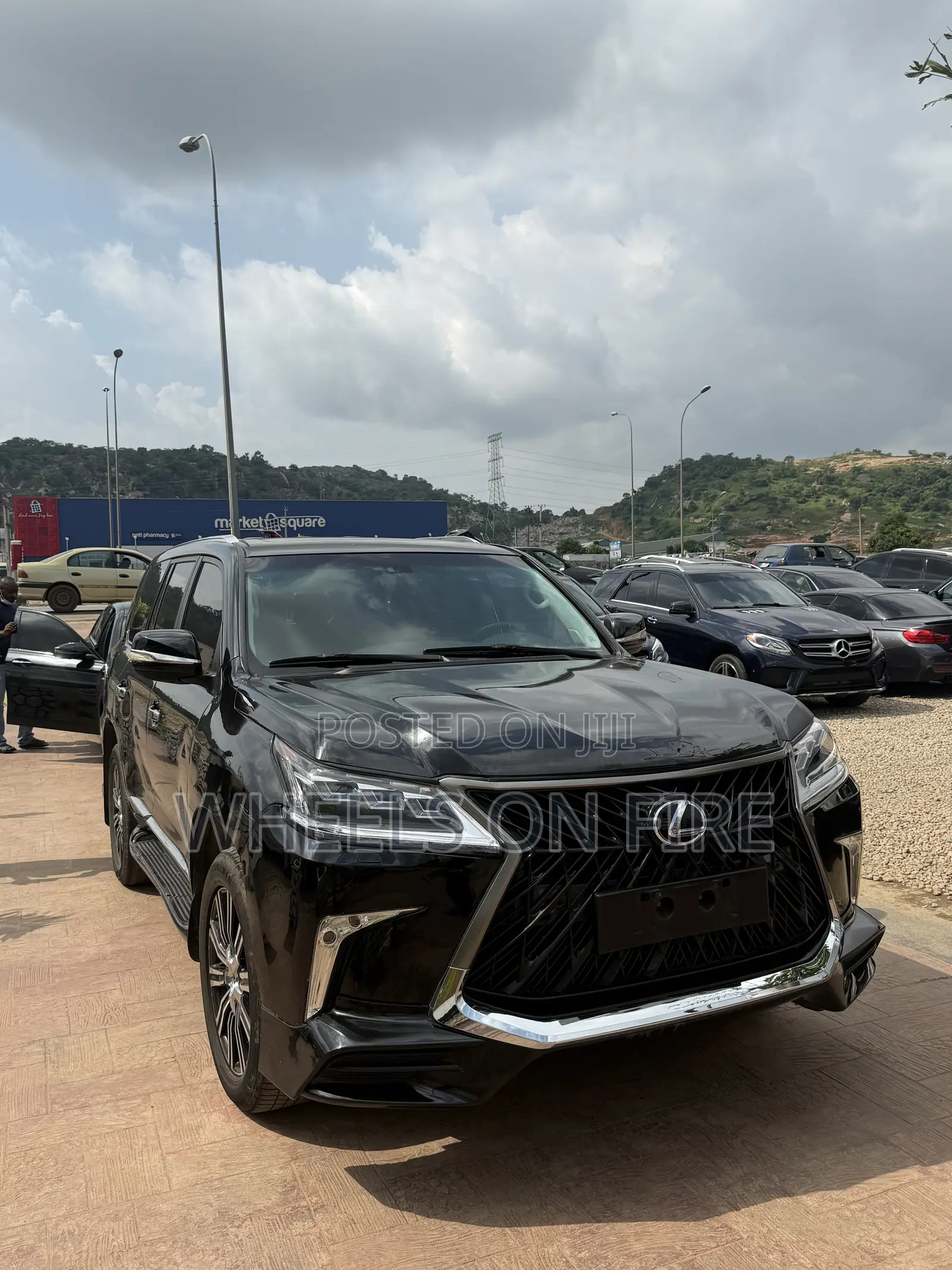 Lexus LX 570 AWD 2013 Black