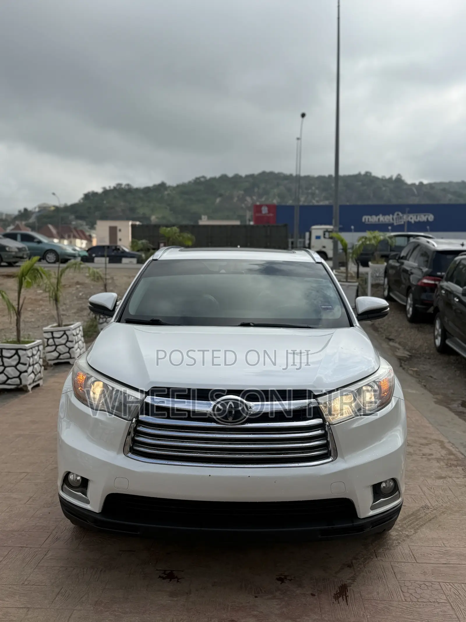 Toyota Highlander Limited 4dr SUV AWD (3.5L 6cyl 6A) 2014 White