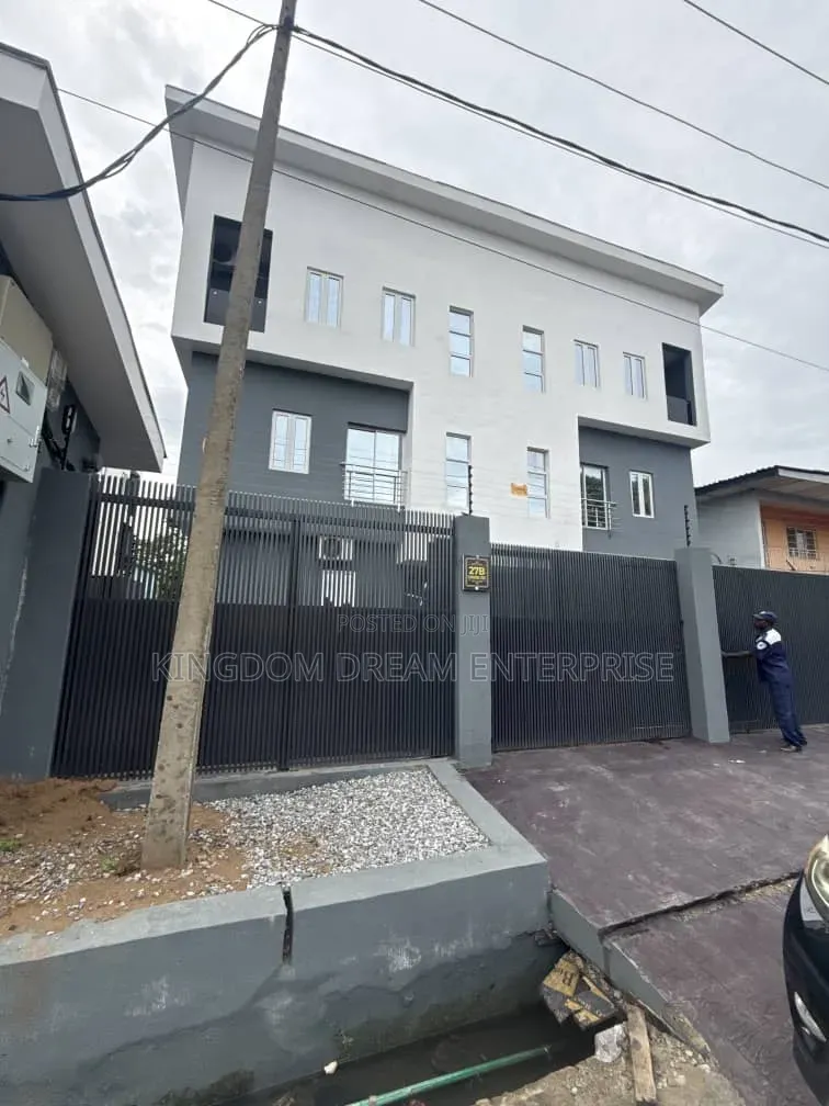 4bdrm Duplex in Wemabod Estate for sale