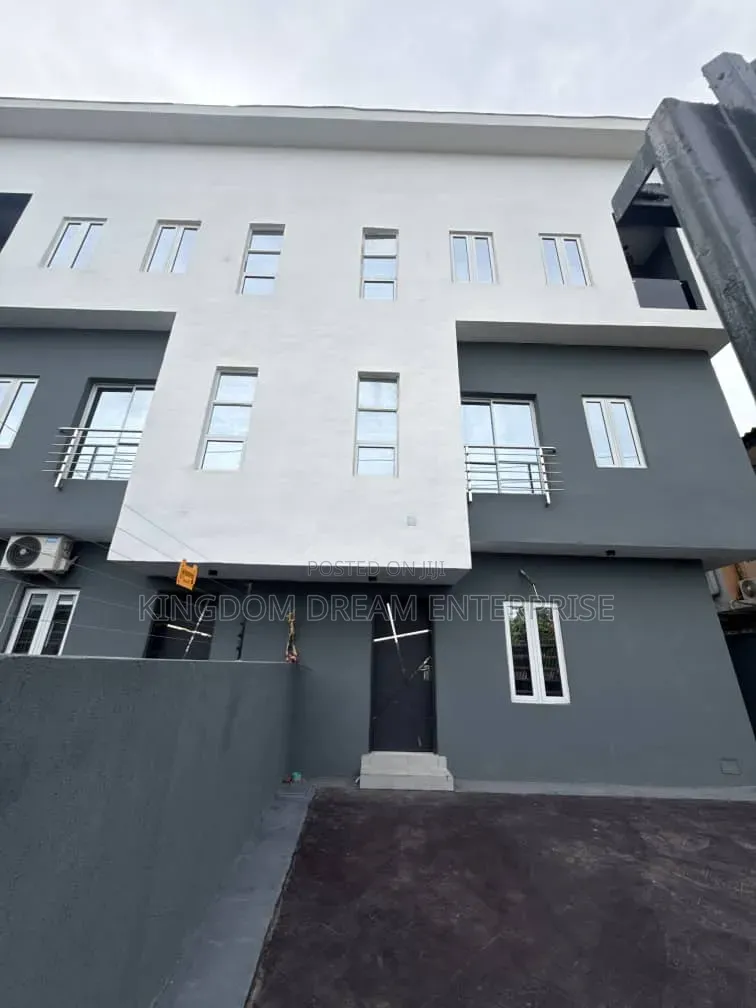4bdrm Duplex in Wemabod Estate for sale