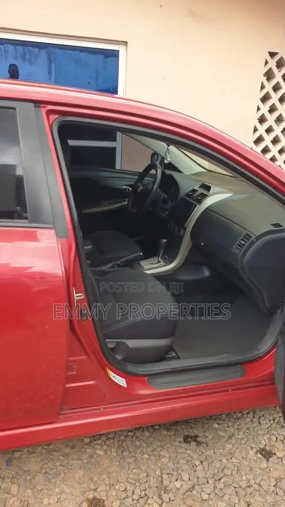 Toyota Corolla LE 4dr Sedan (1.8L 4cyl 4A) 2013 Red
