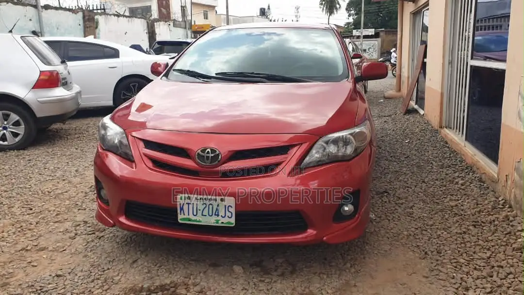 Toyota Corolla LE 4dr Sedan (1.8L 4cyl 4A) 2013 Red