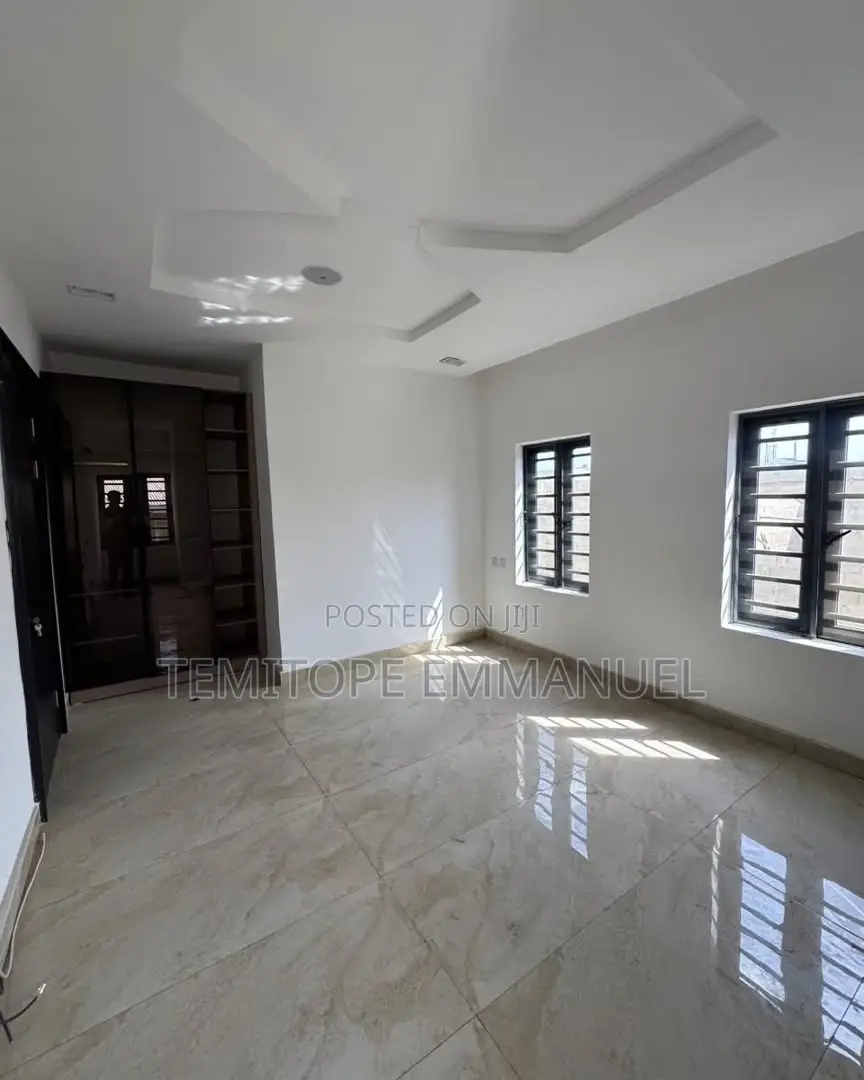 Furnished 2bdrm Apartment in Ikeja for sale