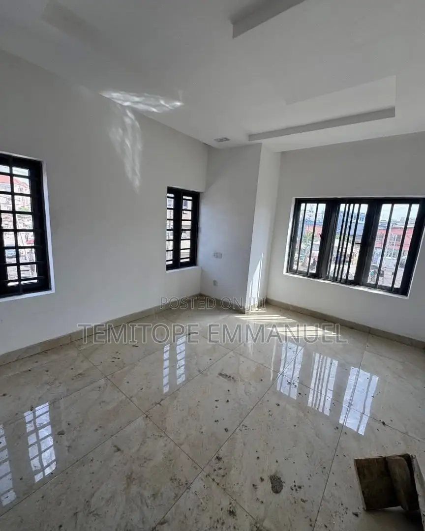 Furnished 2bdrm Apartment in Ikeja for sale