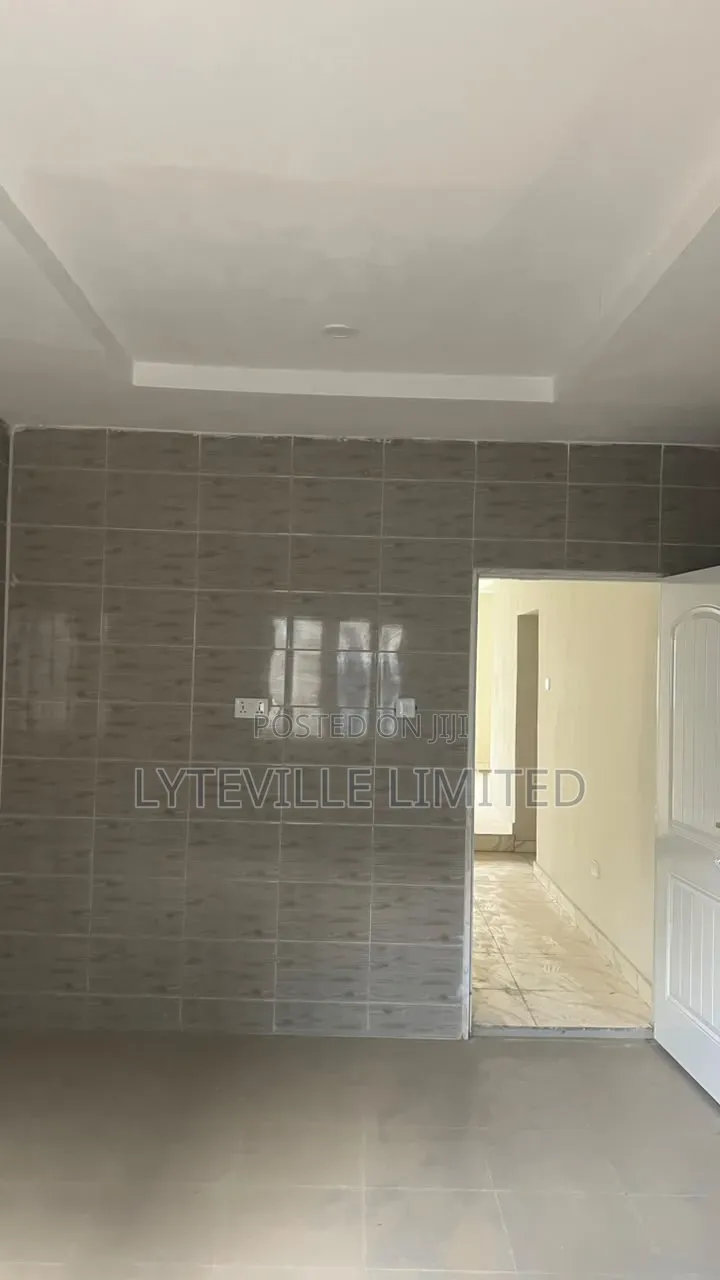4bdrm Duplex in Durumi for sale