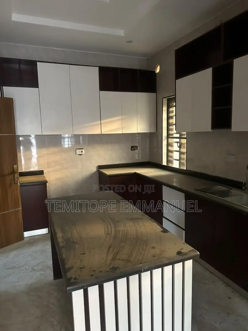Furnished 4bdrm Duplex in Dopemu for sale