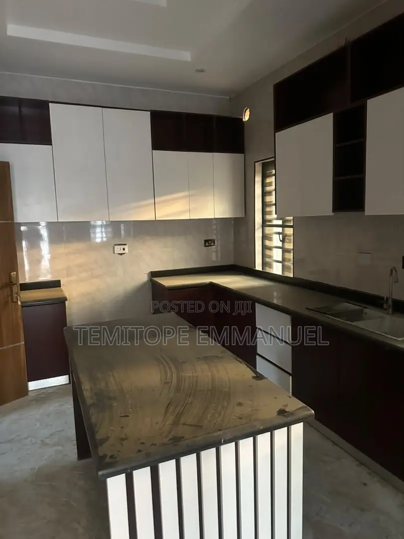 Furnished 4bdrm Duplex in Dopemu for sale