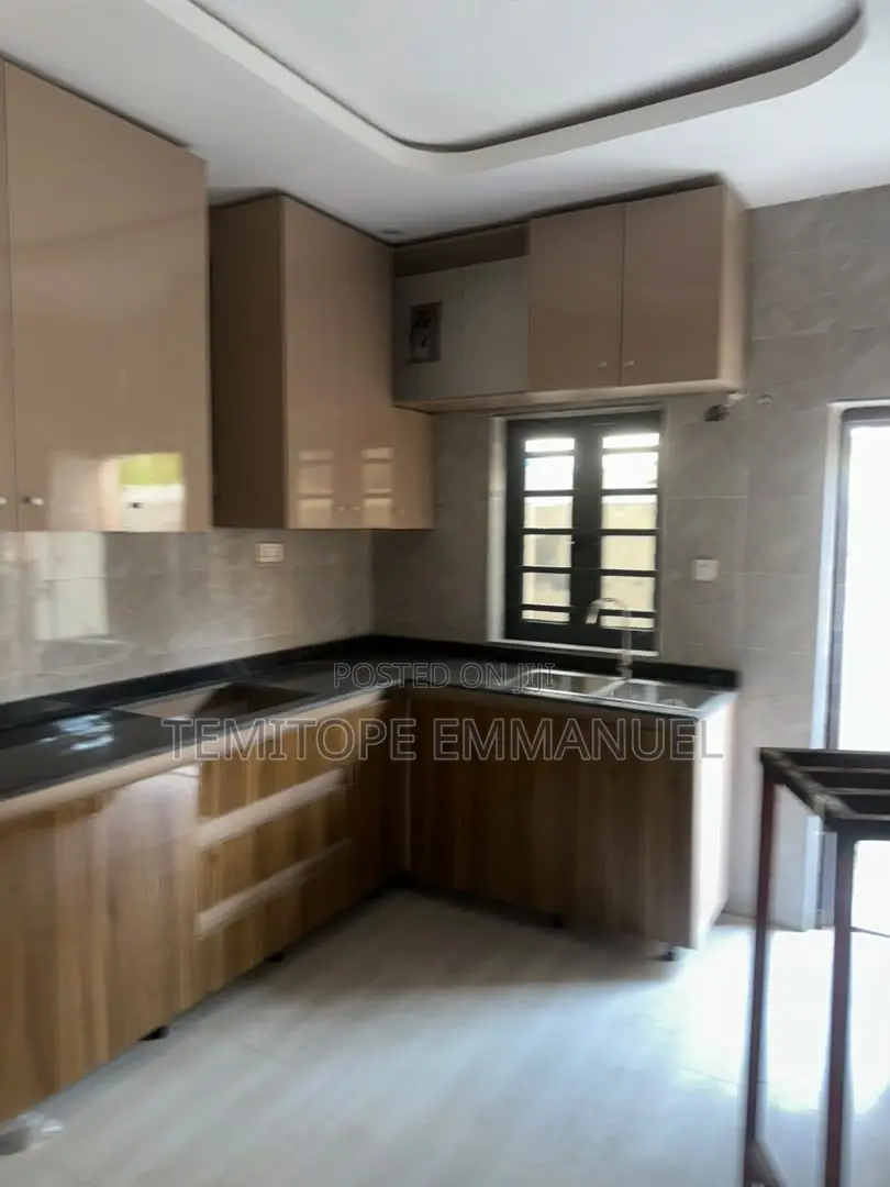 Furnished 4bdrm Duplex in Dopemu for sale
