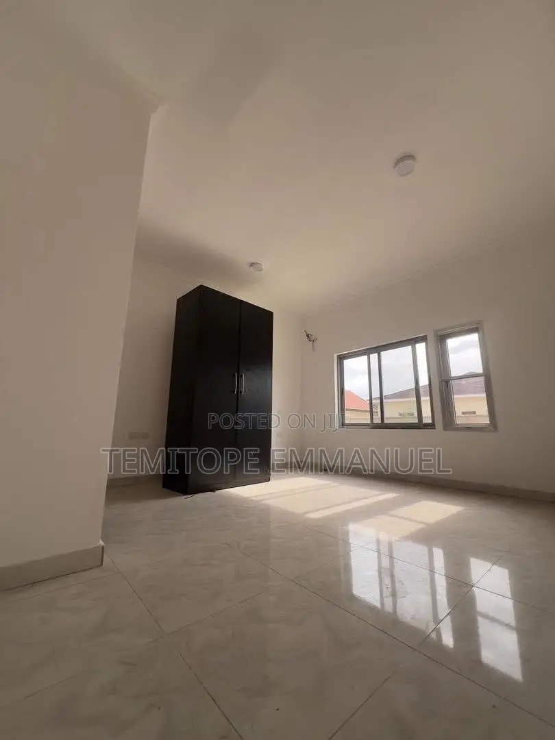 Furnished 4bdrm Duplex in Berger for sale