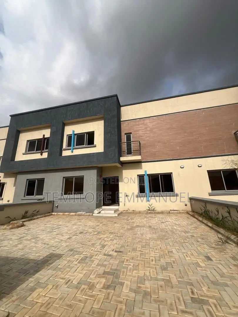 Furnished 4bdrm Duplex in Berger for sale