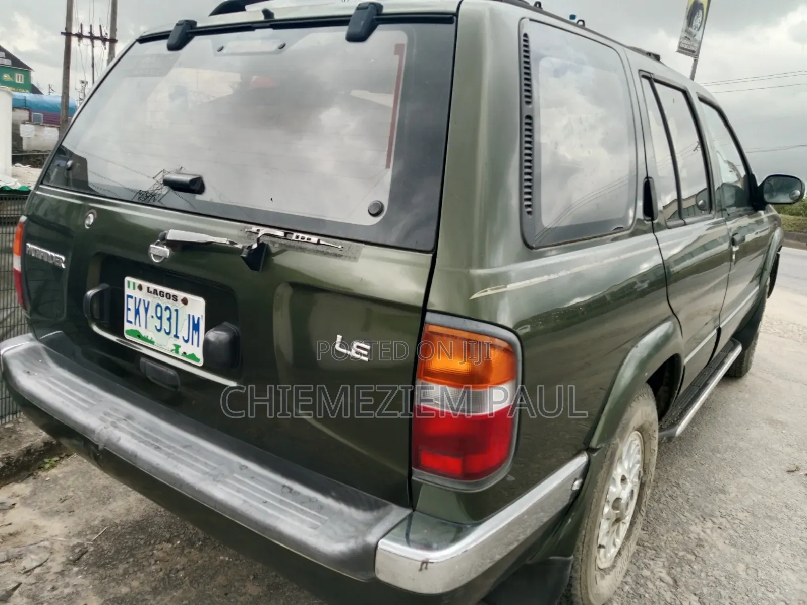 Nissan Pathfinder Automatic 2000 Brown