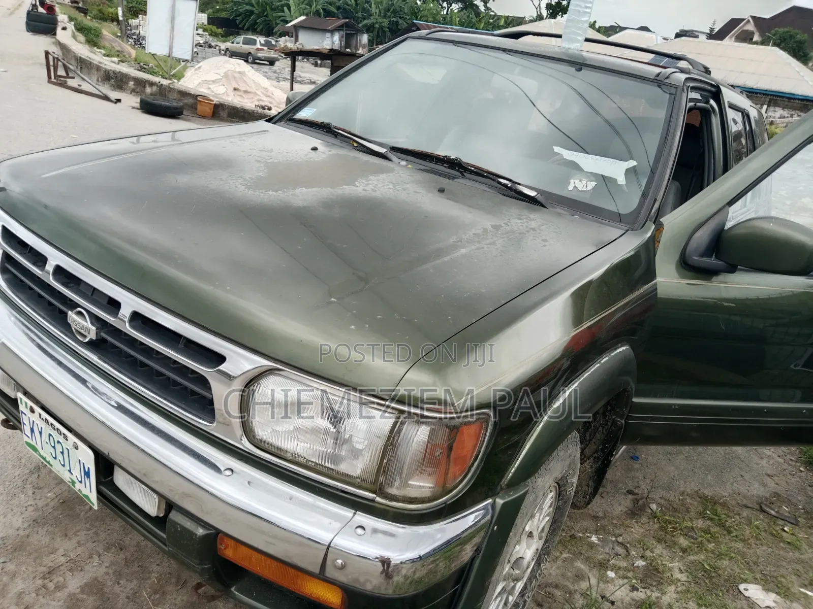 Nissan Pathfinder Automatic 2000 Brown
