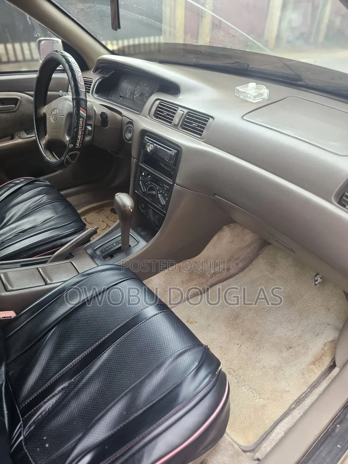 Toyota Camry LE 4dr Sedan (2.2L 4cyl 4A) 2000 Gold