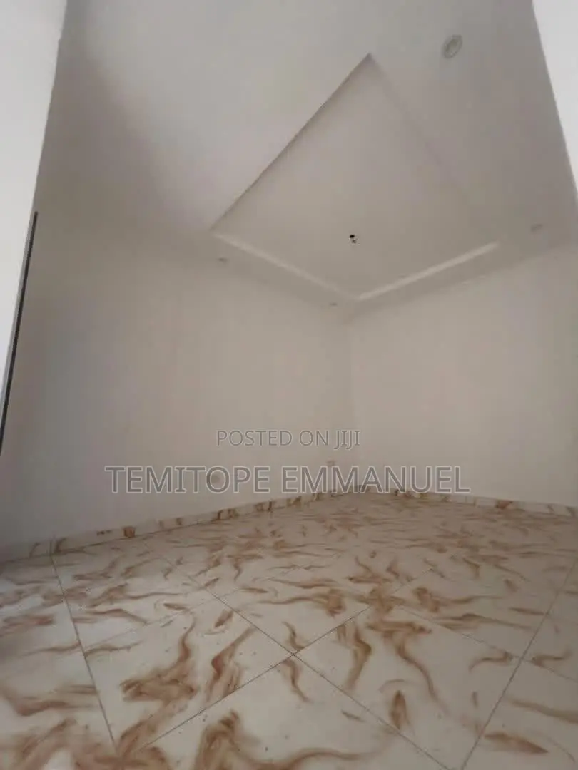 Furnished 4bdrm Duplex in Berger for sale