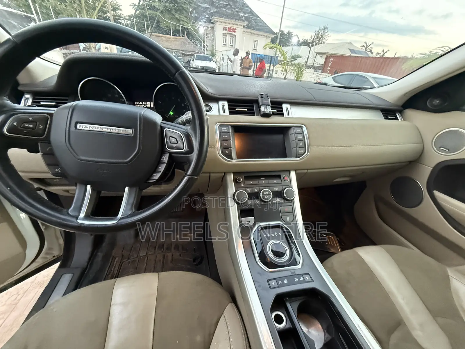 Land Rover Range Rover Evoque Prestige 4x4 (2.0L 4cyl 9A) 2014 White