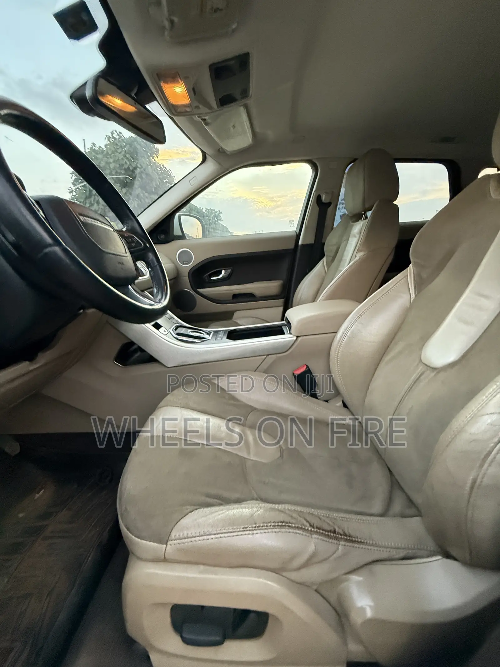 Land Rover Range Rover Evoque Prestige 4x4 (2.0L 4cyl 9A) 2014 White