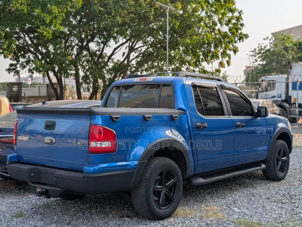 Ford Sport Trac 2010 Blue