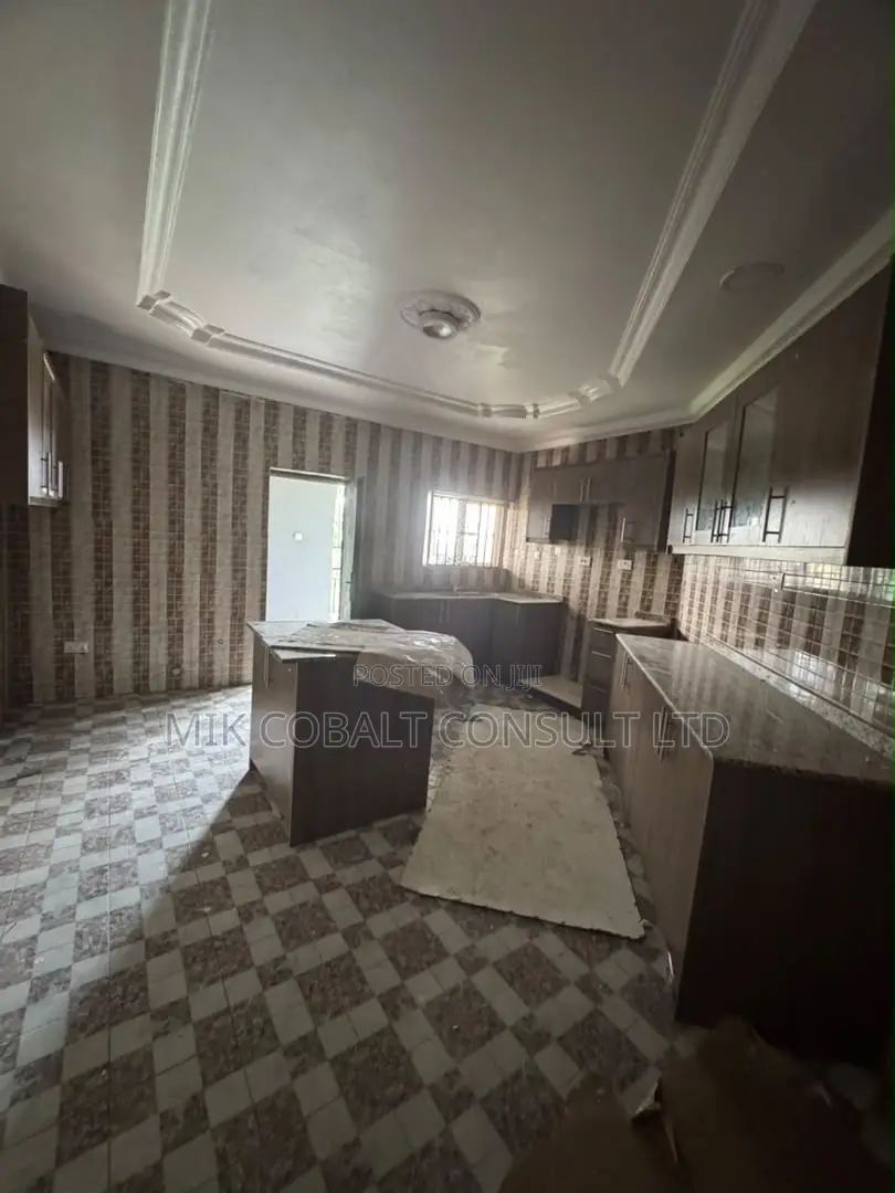 3bdrm Block of Flats in Katampe Main for rent