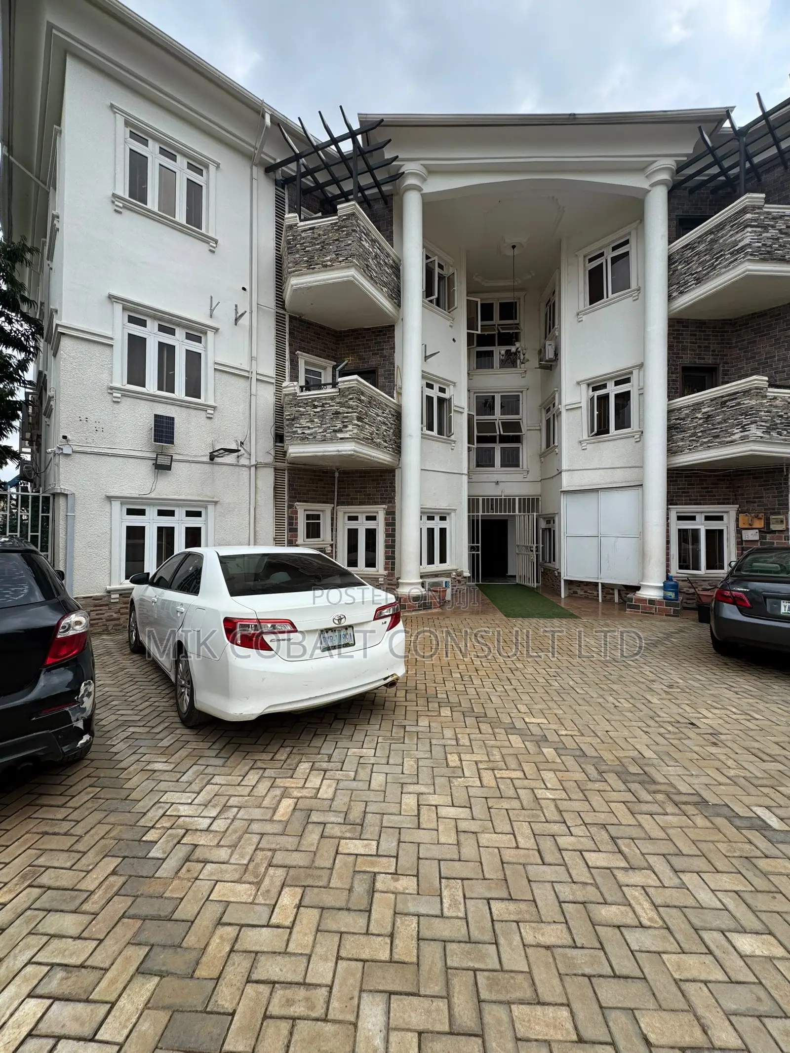 3bdrm Block of Flats in Katampe Main for rent