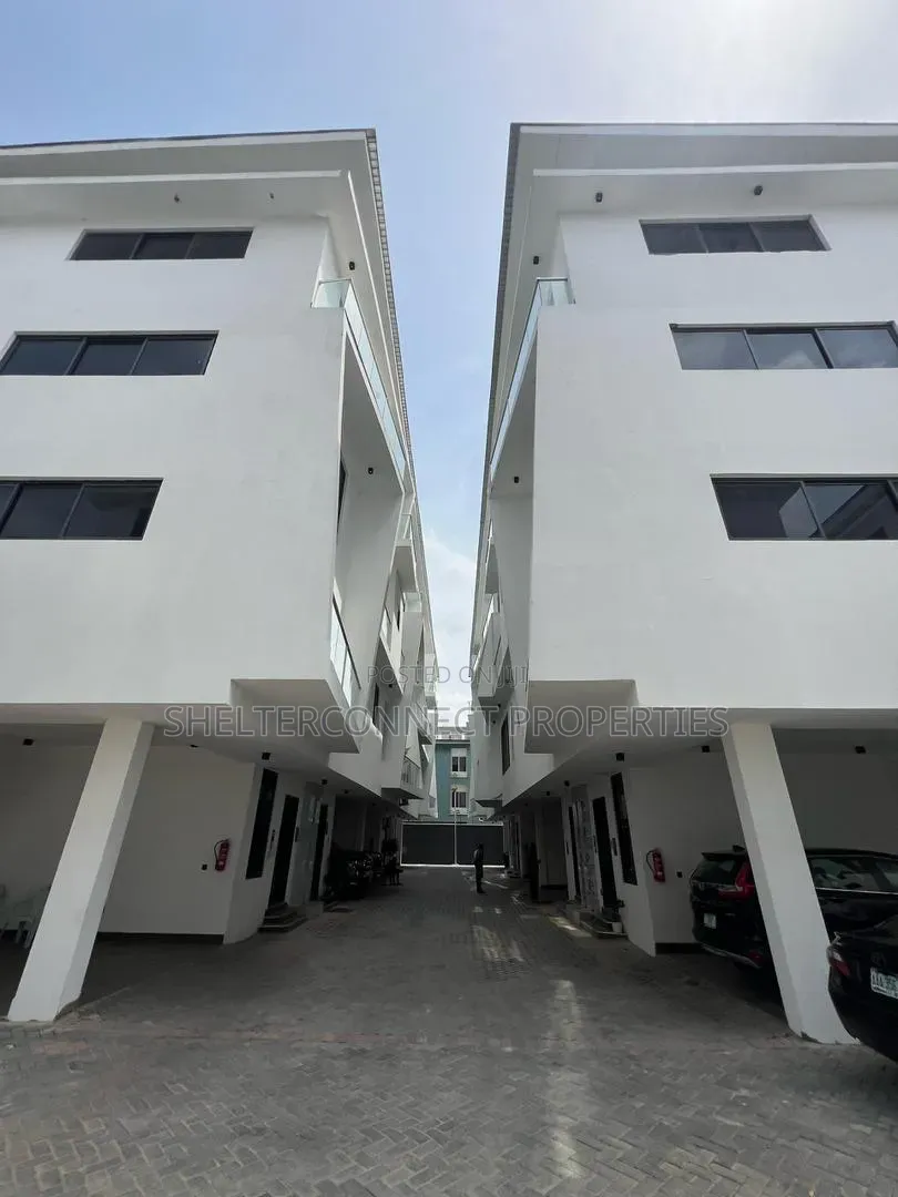 4bdrm Duplex in Awolowo Road for rent