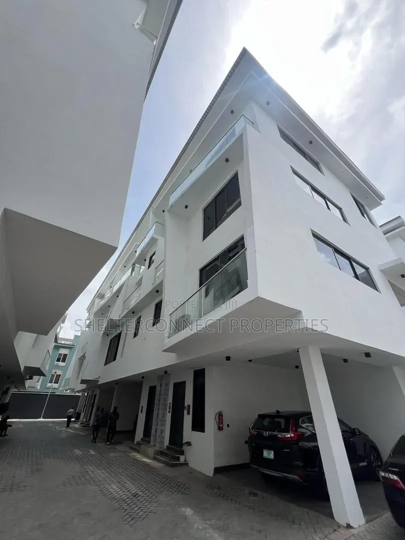 4bdrm Duplex in Awolowo Road for rent