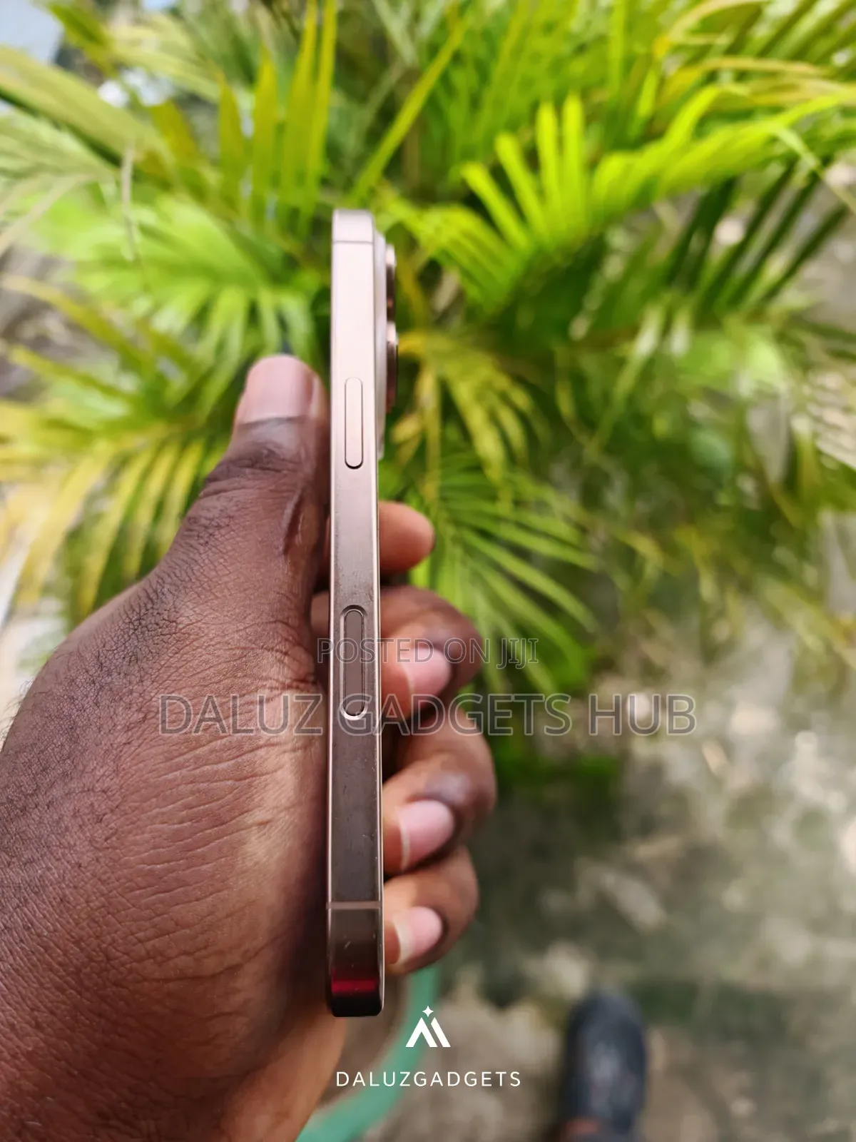 Apple iPhone 16 Pro 256 GB Gold