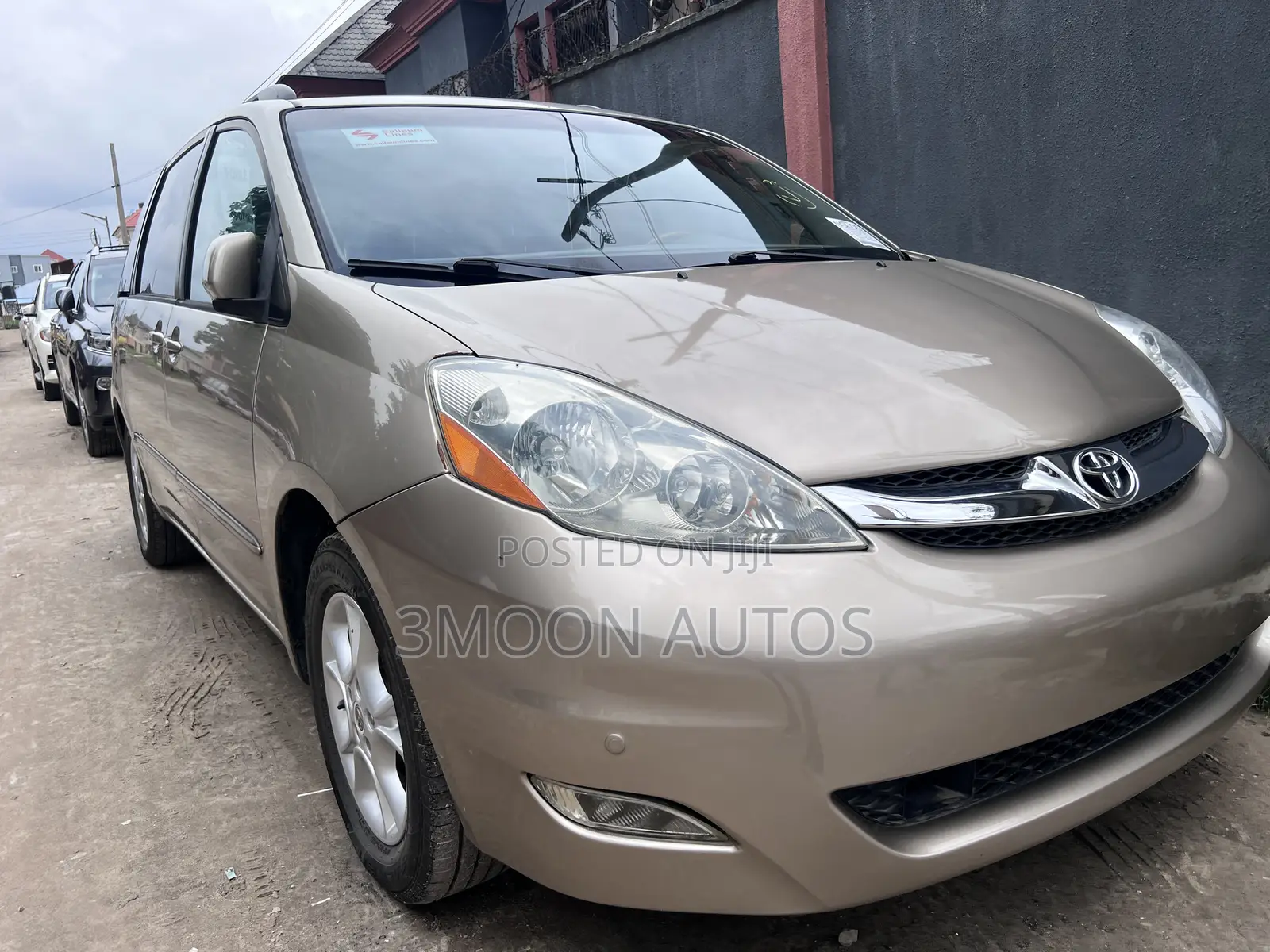 Toyota Sienna XLE Limited AWD 2006 Gold