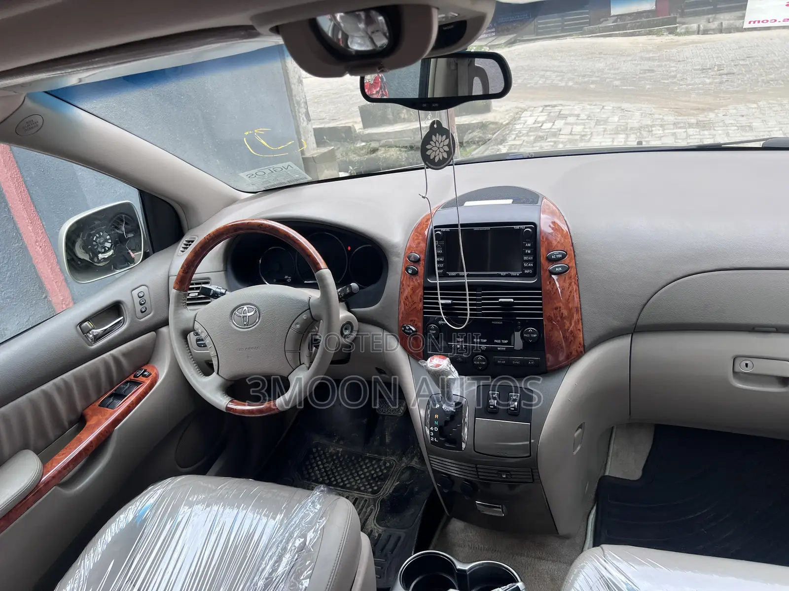 Toyota Sienna XLE Limited AWD 2006 Gold