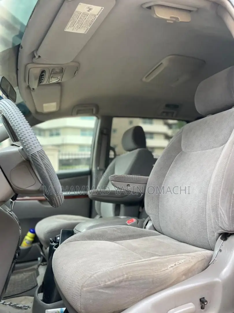 Toyota Sienna XLE AWD 2005 Silver