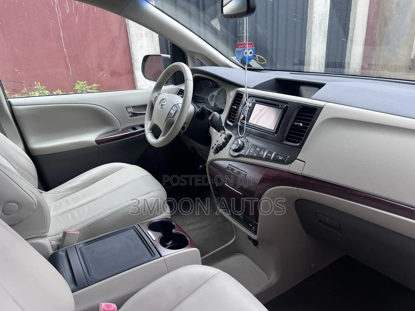 Toyota Sienna XLE FWD 8-Passenger 2013 Gray