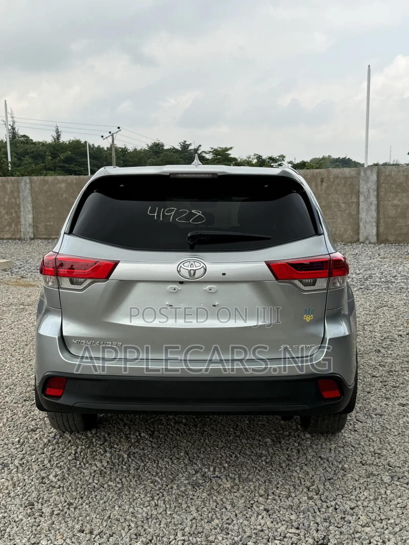 Toyota Highlander XLE 4x2 V6 (3.5L 6cyl 8A) 2017 Silver