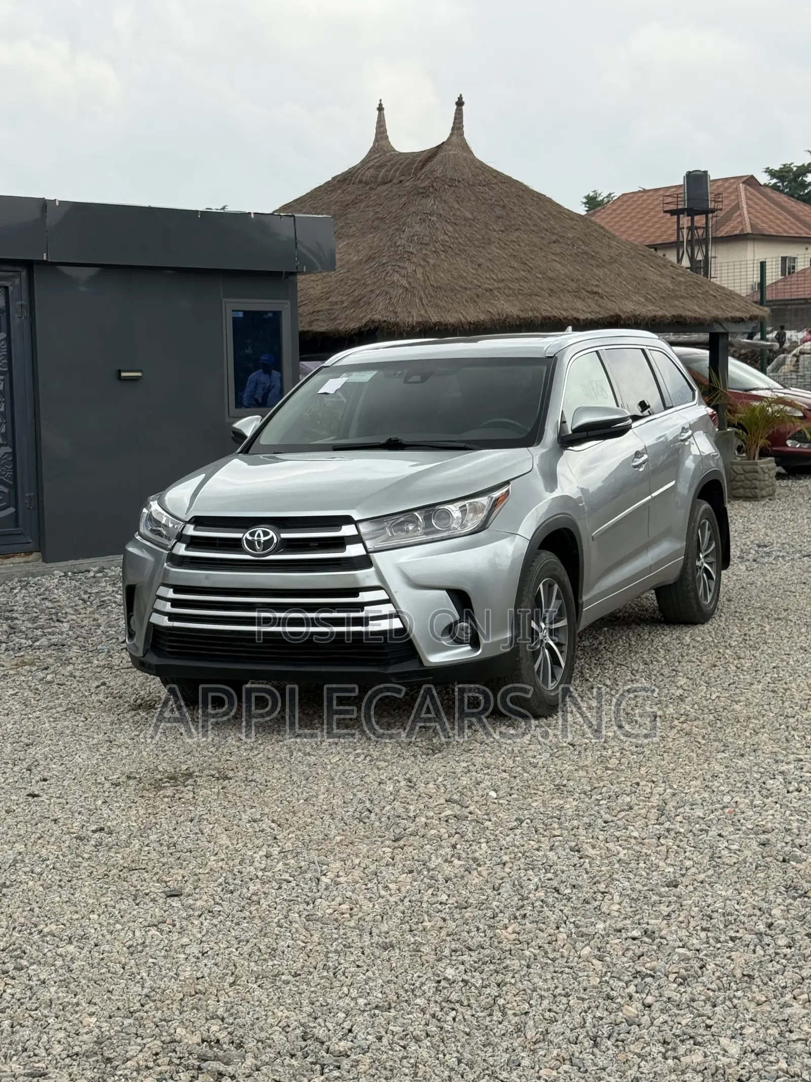 Toyota Highlander XLE 4x2 V6 (3.5L 6cyl 8A) 2017 Silver