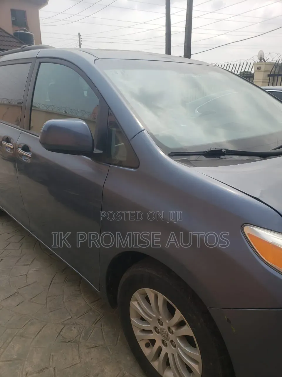 Toyota Sienna 2016 Blue