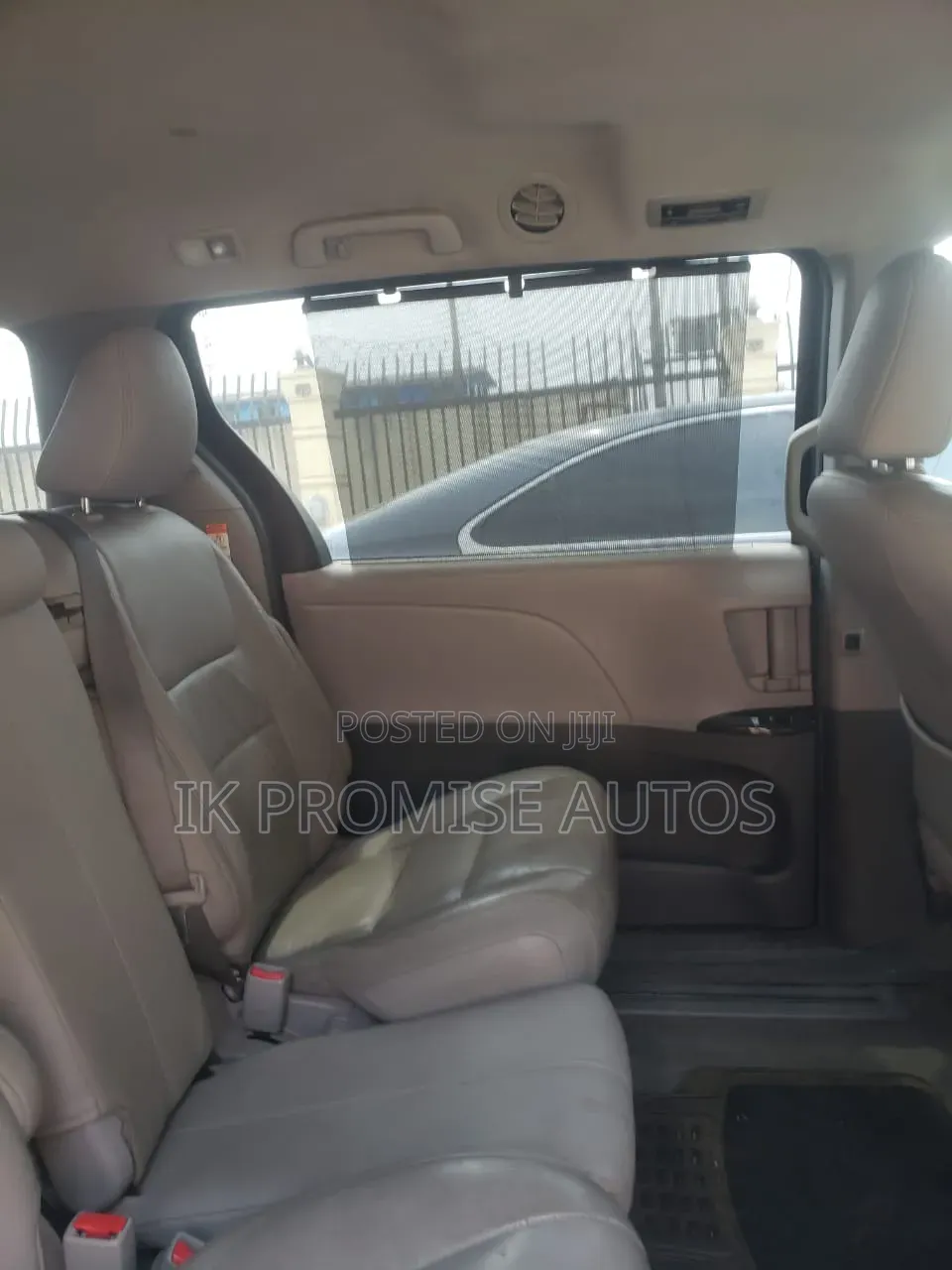 Toyota Sienna 2016 Blue